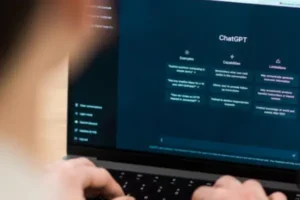 Chatbots que Aprendem Sozinhos
